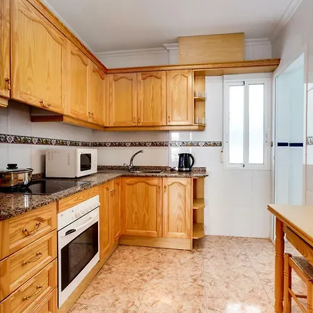 2 Ramon Gallud Apartment *